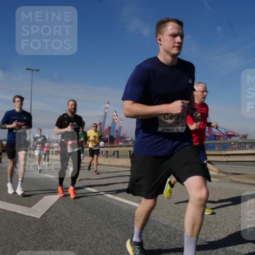03.10.2025 - Köhlbrandbrückenlauf Matties Gatica Varas http://msf.ph/oto/8990296 03.10.2025 12:39:38 Position 2 4198, 118 meine-sportfotos.de