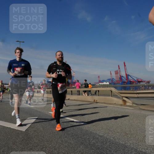 03.10.2025 - Köhlbrandbrückenlauf Matties Gatica Varas http://msf.ph/oto/8990298 03.10.2025 12:39:39 Position 2  meine-sportfotos.de