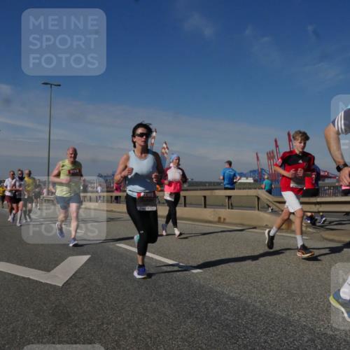 03.10.2025 - Köhlbrandbrückenlauf Matties Gatica Varas http://msf.ph/oto/8990318 03.10.2025 12:39:42 Position 2 501 meine-sportfotos.de