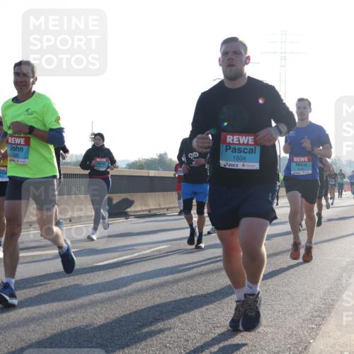 03.10.2025 - Köhlbrandbrückenlauf Luisa Fischer http://msf.ph/oto/8990321 03.10.2025 10:14:15 Position 3 1182, 1504, 3181, 1 meine-sportfotos.de