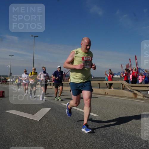 03.10.2025 - Köhlbrandbrückenlauf Matties Gatica Varas http://msf.ph/oto/8990331 03.10.2025 12:39:43 Position 2 6447, 6201 meine-sportfotos.de