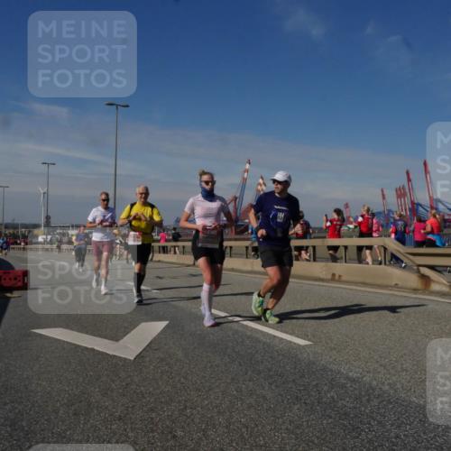 03.10.2025 - Köhlbrandbrückenlauf Matties Gatica Varas http://msf.ph/oto/8990337 03.10.2025 12:39:44 Position 2  meine-sportfotos.de