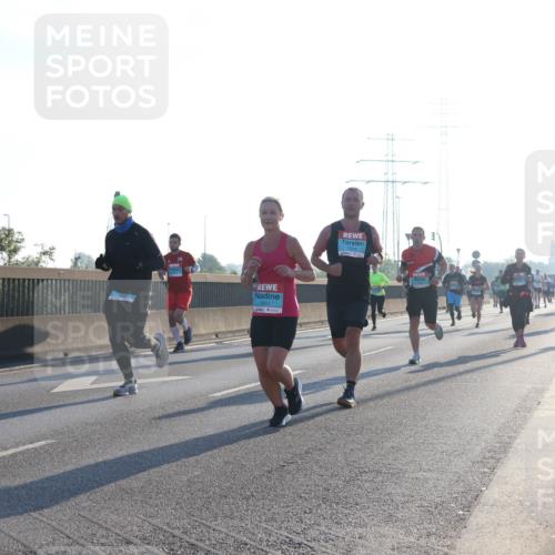 03.10.2025 - Köhlbrandbrückenlauf Luisa Fischer http://msf.ph/oto/8990343 03.10.2025 10:14:18 Position 3 3251, 1274 meine-sportfotos.de
