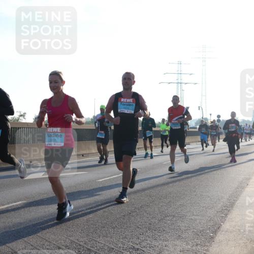 03.10.2025 - Köhlbrandbrückenlauf Luisa Fischer http://msf.ph/oto/8990349 03.10.2025 10:14:19 Position 3 3251, 1274 meine-sportfotos.de