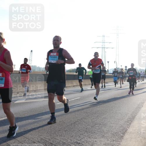03.10.2025 - Köhlbrandbrückenlauf Luisa Fischer http://msf.ph/oto/8990351 03.10.2025 10:14:19 Position 3 3251, 19, 1274 meine-sportfotos.de