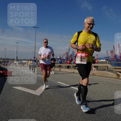 03.10.2025 - Köhlbrandbrückenlauf Matties Gatica Varas http://msf.ph/oto/8990352 03.10.2025 12:39:46 Position 2 88824, 5799 meine-sportfotos.de