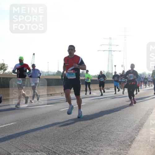 03.10.2025 - Köhlbrandbrückenlauf Luisa Fischer http://msf.ph/oto/8990359 03.10.2025 10:14:20 Position 3 1297 meine-sportfotos.de