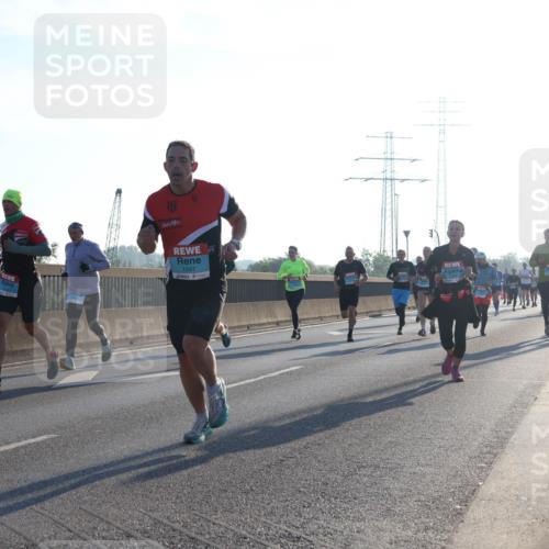 03.10.2025 - Köhlbrandbrückenlauf Luisa Fischer http://msf.ph/oto/8990361 03.10.2025 10:14:21 Position 3 1297 meine-sportfotos.de