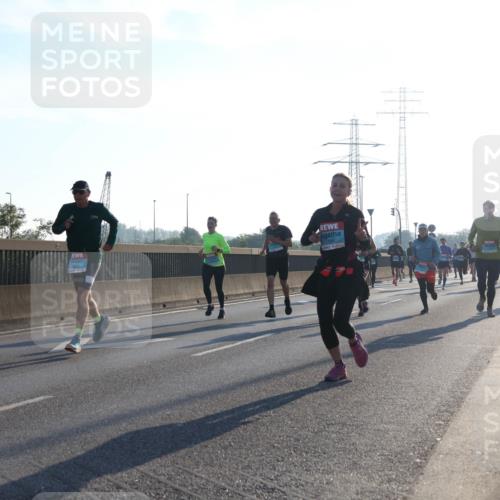 03.10.2025 - Köhlbrandbrückenlauf Luisa Fischer http://msf.ph/oto/8990369 03.10.2025 10:14:22 Position 3 1 meine-sportfotos.de