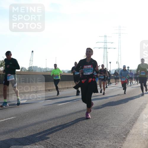 03.10.2025 - Köhlbrandbrückenlauf Luisa Fischer http://msf.ph/oto/8990371 03.10.2025 10:14:22 Position 3 1294, 1 meine-sportfotos.de