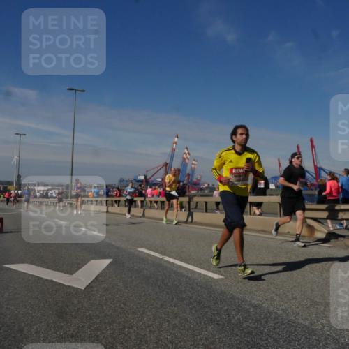 03.10.2025 - Köhlbrandbrückenlauf Matties Gatica Varas http://msf.ph/oto/8990387 03.10.2025 12:39:51 Position 2  meine-sportfotos.de