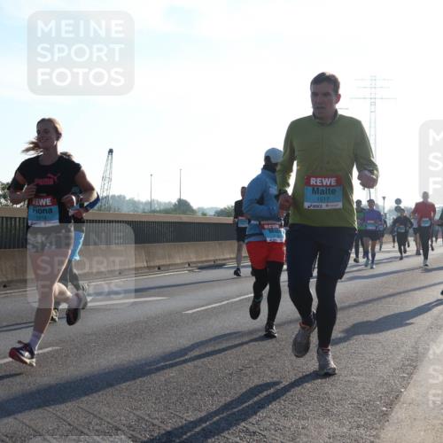 03.10.2025 - Köhlbrandbrückenlauf Luisa Fischer http://msf.ph/oto/8990395 03.10.2025 10:14:25 Position 3 1077, 1018, 1517 meine-sportfotos.de
