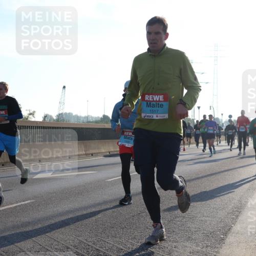 03.10.2025 - Köhlbrandbrückenlauf Luisa Fischer http://msf.ph/oto/8990399 03.10.2025 10:14:25 Position 3 1018, 1330, 1517 meine-sportfotos.de