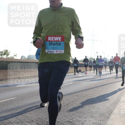03.10.2025 - Köhlbrandbrückenlauf Luisa Fischer http://msf.ph/oto/8990400 03.10.2025 10:14:25 Position 3 1517 meine-sportfotos.de