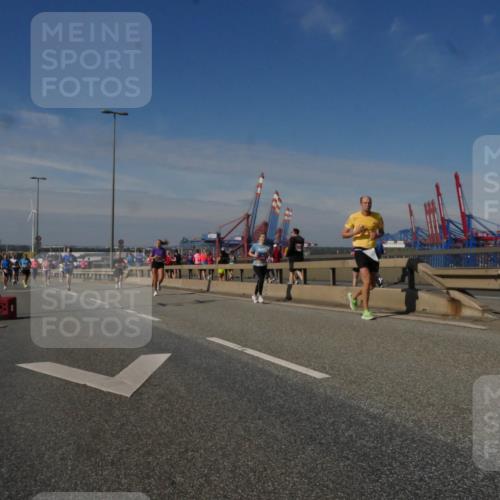 03.10.2025 - Köhlbrandbrückenlauf Matties Gatica Varas http://msf.ph/oto/8990401 03.10.2025 12:39:53 Position 2  meine-sportfotos.de