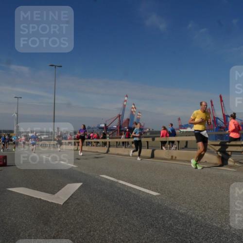 03.10.2025 - Köhlbrandbrückenlauf Matties Gatica Varas http://msf.ph/oto/8990405 03.10.2025 12:39:54 Position 2  meine-sportfotos.de