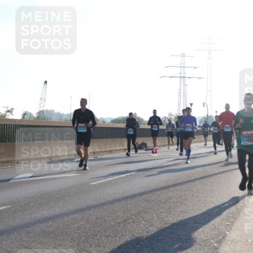 03.10.2025 - Köhlbrandbrückenlauf Luisa Fischer http://msf.ph/oto/8990406 03.10.2025 10:14:26 Position 3 1 meine-sportfotos.de