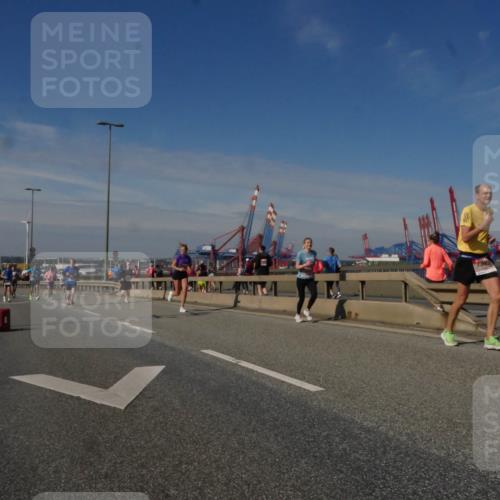 03.10.2025 - Köhlbrandbrückenlauf Matties Gatica Varas http://msf.ph/oto/8990407 03.10.2025 12:39:54 Position 2 0210 meine-sportfotos.de