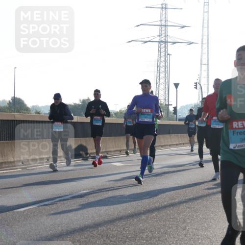 03.10.2025 - Köhlbrandbrückenlauf Luisa Fischer http://msf.ph/oto/8990412 03.10.2025 10:14:27 Position 3 239, 1383, 3498 meine-sportfotos.de