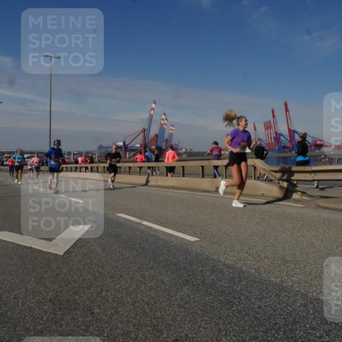 03.10.2025 - Köhlbrandbrückenlauf Matties Gatica Varas http://msf.ph/oto/8990428 03.10.2025 12:39:57 Position 2  meine-sportfotos.de