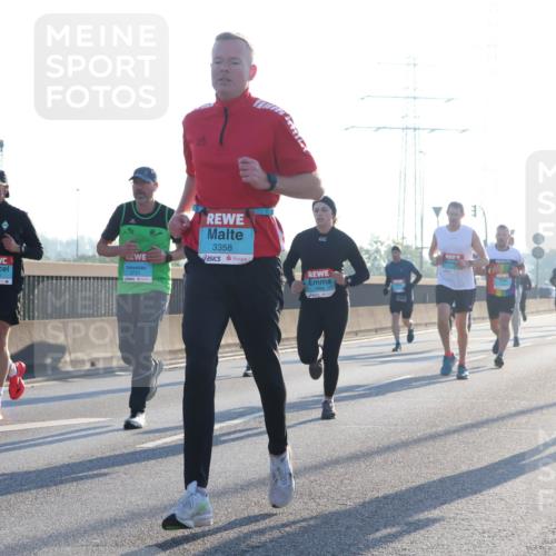 03.10.2025 - Köhlbrandbrückenlauf Luisa Fischer http://msf.ph/oto/8990432 03.10.2025 10:14:29 Position 3 3378, 3358, 1368 meine-sportfotos.de