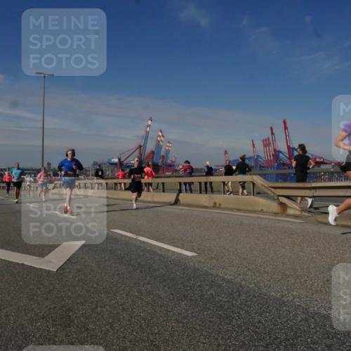 03.10.2025 - Köhlbrandbrückenlauf Matties Gatica Varas http://msf.ph/oto/8990434 03.10.2025 12:39:58 Position 2  meine-sportfotos.de