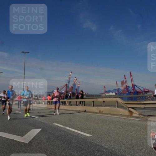 03.10.2025 - Köhlbrandbrückenlauf Matties Gatica Varas http://msf.ph/oto/8990439 03.10.2025 12:40:02 Position 2 7 meine-sportfotos.de