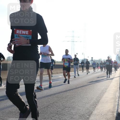 03.10.2025 - Köhlbrandbrückenlauf Luisa Fischer http://msf.ph/oto/8990446 03.10.2025 10:14:32 Position 3  meine-sportfotos.de