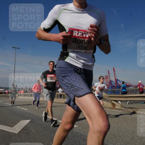 03.10.2025 - Köhlbrandbrückenlauf Matties Gatica Varas http://msf.ph/oto/8990473 03.10.2025 12:40:06 Position 2 4208 meine-sportfotos.de