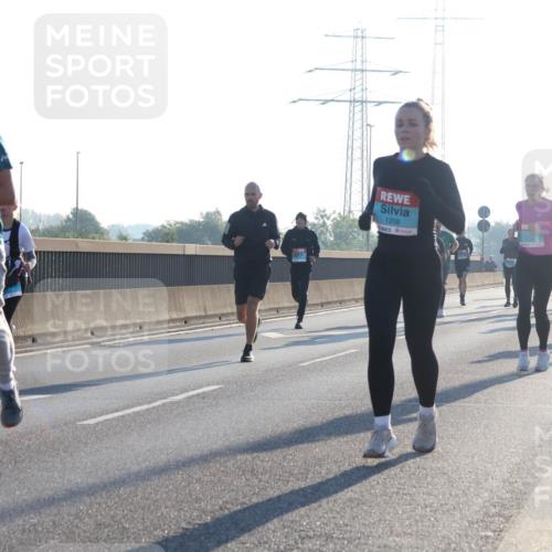 03.10.2025 - Köhlbrandbrückenlauf Luisa Fischer http://msf.ph/oto/8990474 03.10.2025 10:14:35 Position 3 30, 1208 meine-sportfotos.de