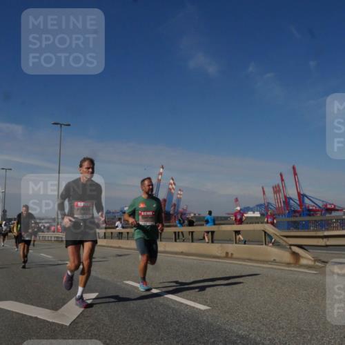 03.10.2025 - Köhlbrandbrückenlauf Matties Gatica Varas http://msf.ph/oto/8990491 03.10.2025 12:40:09 Position 2  meine-sportfotos.de
