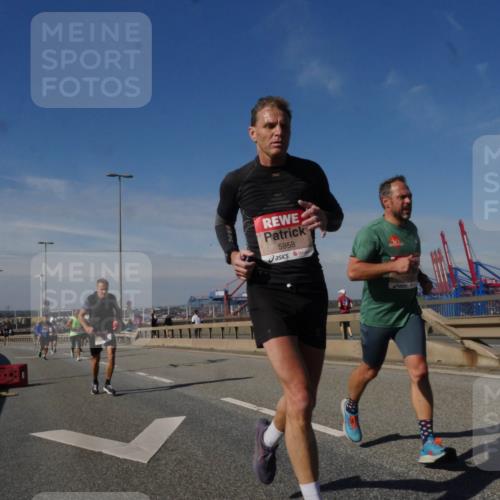 03.10.2025 - Köhlbrandbrückenlauf Matties Gatica Varas http://msf.ph/oto/8990495 03.10.2025 12:40:10 Position 2 5958 meine-sportfotos.de