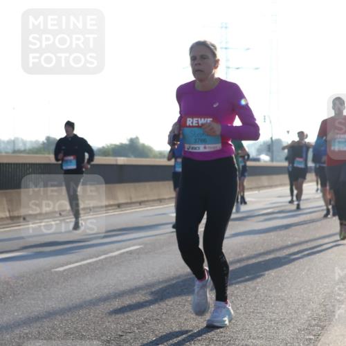 03.10.2025 - Köhlbrandbrückenlauf Luisa Fischer http://msf.ph/oto/8990500 03.10.2025 10:14:38 Position 3 3766 meine-sportfotos.de