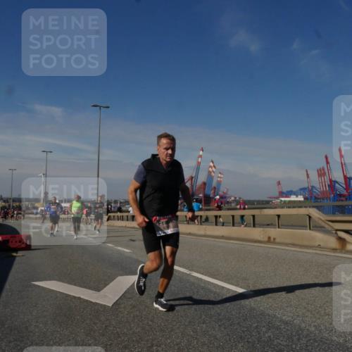 03.10.2025 - Köhlbrandbrückenlauf Matties Gatica Varas http://msf.ph/oto/8990502 03.10.2025 12:40:12 Position 2  meine-sportfotos.de