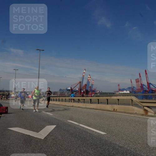 03.10.2025 - Köhlbrandbrückenlauf Matties Gatica Varas http://msf.ph/oto/8990512 03.10.2025 12:40:13 Position 2  meine-sportfotos.de