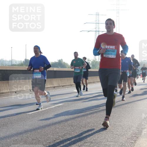 03.10.2025 - Köhlbrandbrückenlauf Luisa Fischer http://msf.ph/oto/8990515 03.10.2025 10:14:40 Position 3 216, 2798, 3518 meine-sportfotos.de