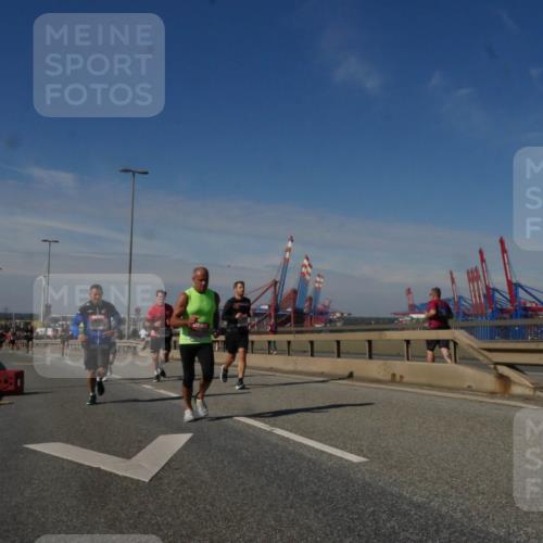 03.10.2025 - Köhlbrandbrückenlauf Matties Gatica Varas http://msf.ph/oto/8990520 03.10.2025 12:40:15 Position 2  meine-sportfotos.de
