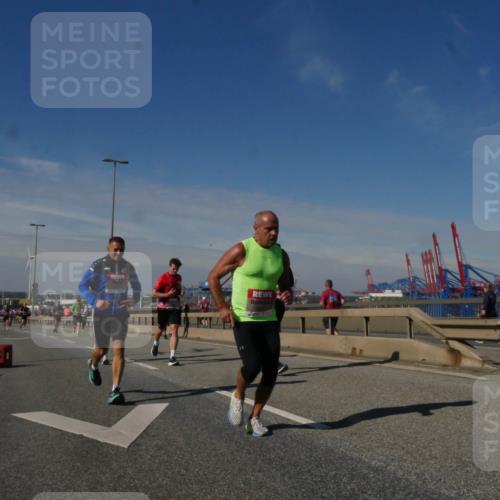 03.10.2025 - Köhlbrandbrückenlauf Matties Gatica Varas http://msf.ph/oto/8990527 03.10.2025 12:40:16 Position 2  meine-sportfotos.de