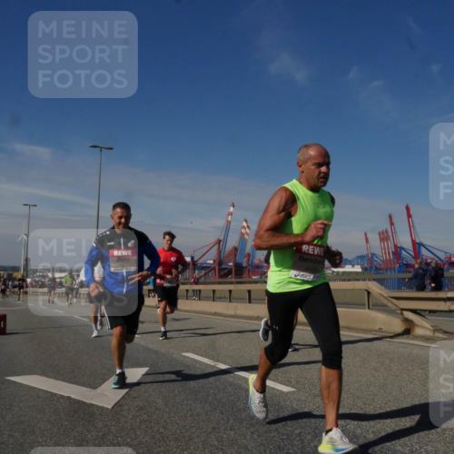 03.10.2025 - Köhlbrandbrückenlauf Matties Gatica Varas http://msf.ph/oto/8990531 03.10.2025 12:40:17 Position 2 4127 meine-sportfotos.de