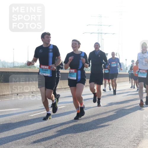 03.10.2025 - Köhlbrandbrückenlauf Luisa Fischer http://msf.ph/oto/8990542 03.10.2025 10:14:43 Position 3 31434, 3462, 3465, 41, 1116 meine-sportfotos.de