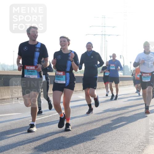 03.10.2025 - Köhlbrandbrückenlauf Luisa Fischer http://msf.ph/oto/8990546 03.10.2025 10:14:43 Position 3 2, 3462, 3465, 41, 1134, 1116 meine-sportfotos.de