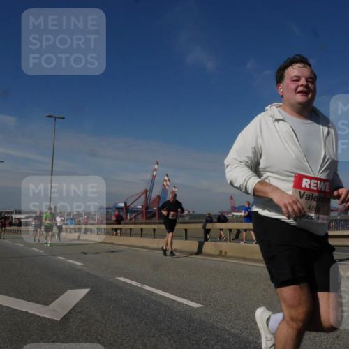 03.10.2025 - Köhlbrandbrückenlauf Matties Gatica Varas http://msf.ph/oto/8990547 03.10.2025 12:40:20 Position 2 4856, 118 meine-sportfotos.de