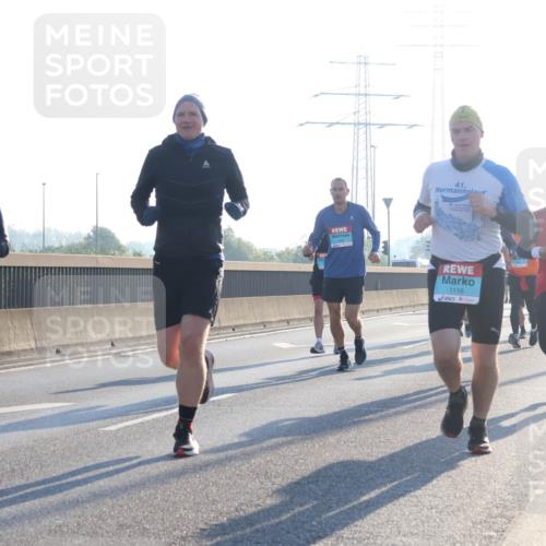 03.10.2025 - Köhlbrandbrückenlauf Luisa Fischer http://msf.ph/oto/8990553 03.10.2025 10:14:44 Position 3 41, 1116, 1134 meine-sportfotos.de