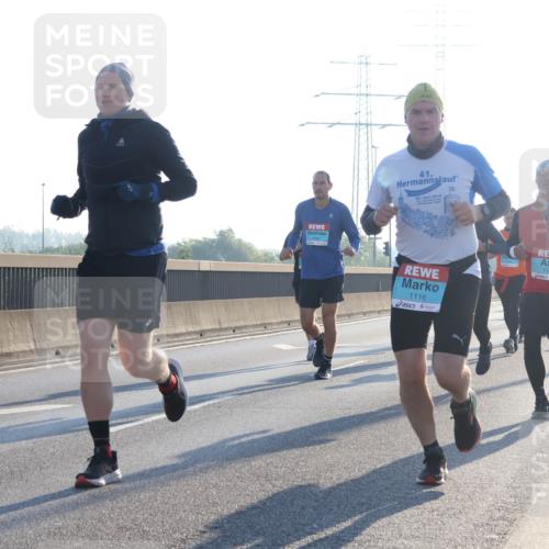 03.10.2025 - Köhlbrandbrückenlauf Luisa Fischer http://msf.ph/oto/8990557 03.10.2025 10:14:45 Position 3 41, 1134, 1116 meine-sportfotos.de