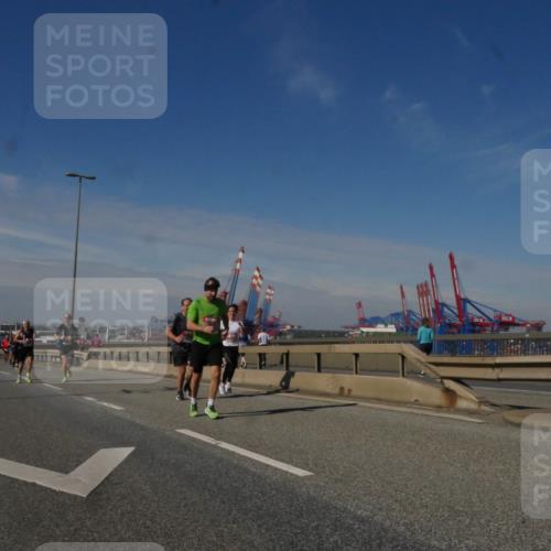 03.10.2025 - Köhlbrandbrückenlauf Matties Gatica Varas http://msf.ph/oto/8990581 03.10.2025 12:40:25 Position 2  meine-sportfotos.de