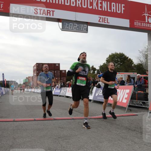 03.10.2025 - Köhlbrandbrückenlauf Yannick Fuchs http://msf.ph/oto/8990584 03.10.2025 16:02:10 Ziel 7115, 7160, 8049, 8509, 8988, 9115 meine-sportfotos.de