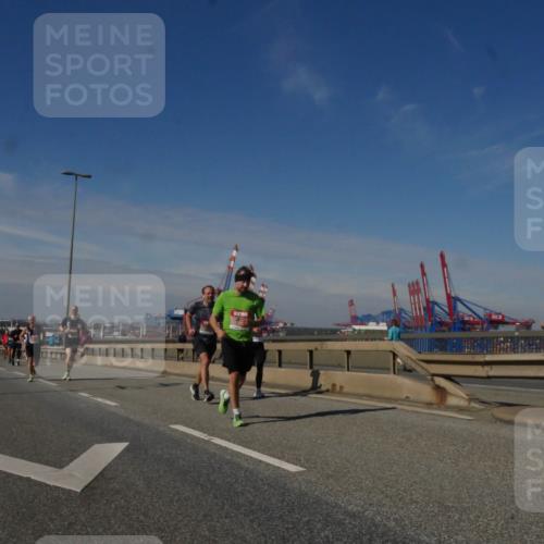 03.10.2025 - Köhlbrandbrückenlauf Matties Gatica Varas http://msf.ph/oto/8990586 03.10.2025 12:40:25 Position 2  meine-sportfotos.de