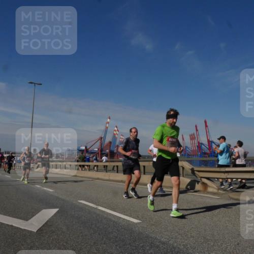 03.10.2025 - Köhlbrandbrückenlauf Matties Gatica Varas http://msf.ph/oto/8990594 03.10.2025 12:40:26 Position 2 118 meine-sportfotos.de