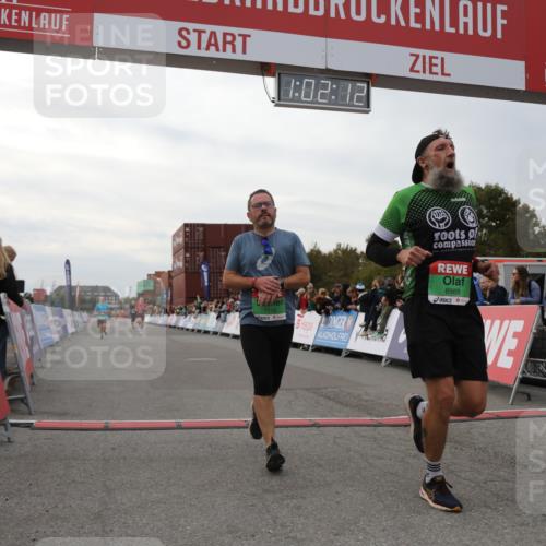 03.10.2025 - Köhlbrandbrückenlauf Yannick Fuchs http://msf.ph/oto/8990596 03.10.2025 16:02:11 Ziel 7115, 7160, 8049, 8509, 8988, 9115 meine-sportfotos.de
