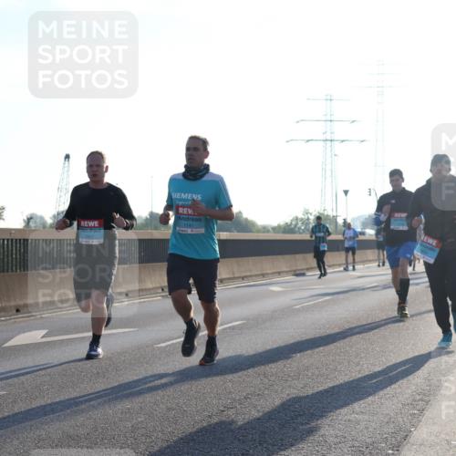 03.10.2025 - Köhlbrandbrückenlauf Luisa Fischer http://msf.ph/oto/8990599 03.10.2025 10:14:50 Position 3 1141, 1 meine-sportfotos.de